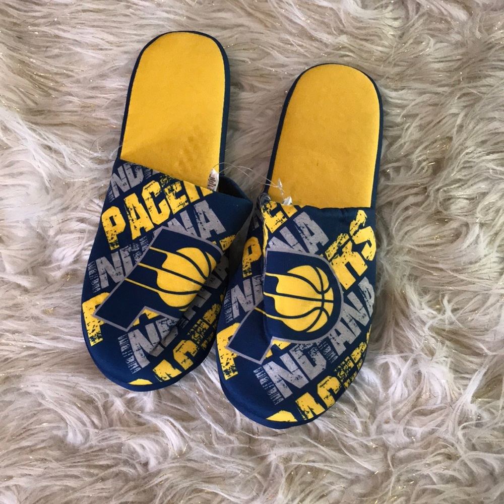 Indiana Pacers sandals.